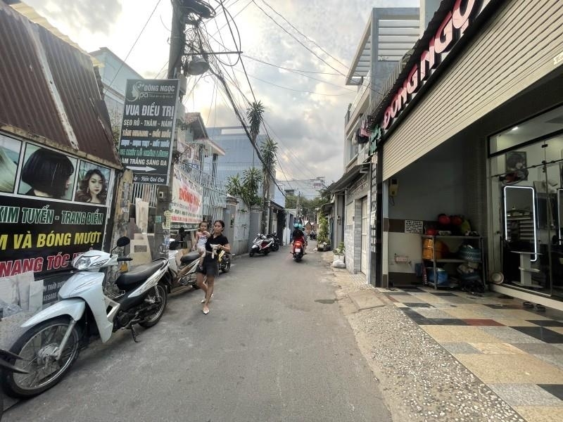 Bán nhà HẺM XE HƠI Gò Dưa - 54m2- ngang 46m - giá 335 tỷ