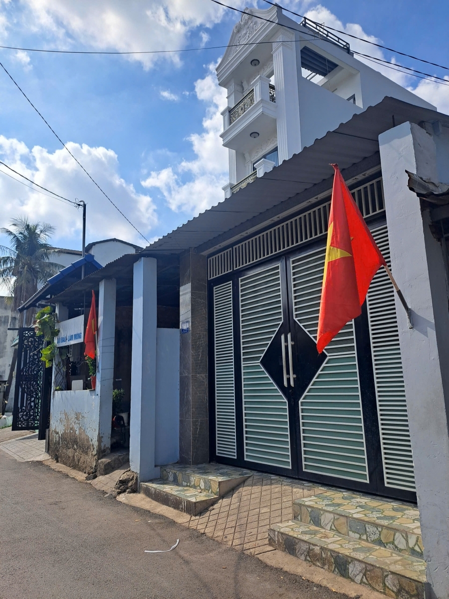 Bán Nhà Hẻm Xe Tải Quốc Lộ 13 100m2 4m x 25m Ngay KDC Hồng Long Chỉ 9 Tỷ TL