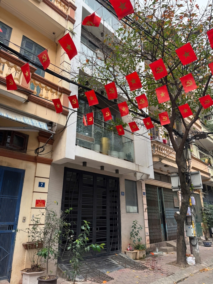 Bán nhà Hoàng Cầu Đống Đa ô tô lừi tận cửa kinh doanh 43m 5 tầng mt 3.7m 14.5 tỷ