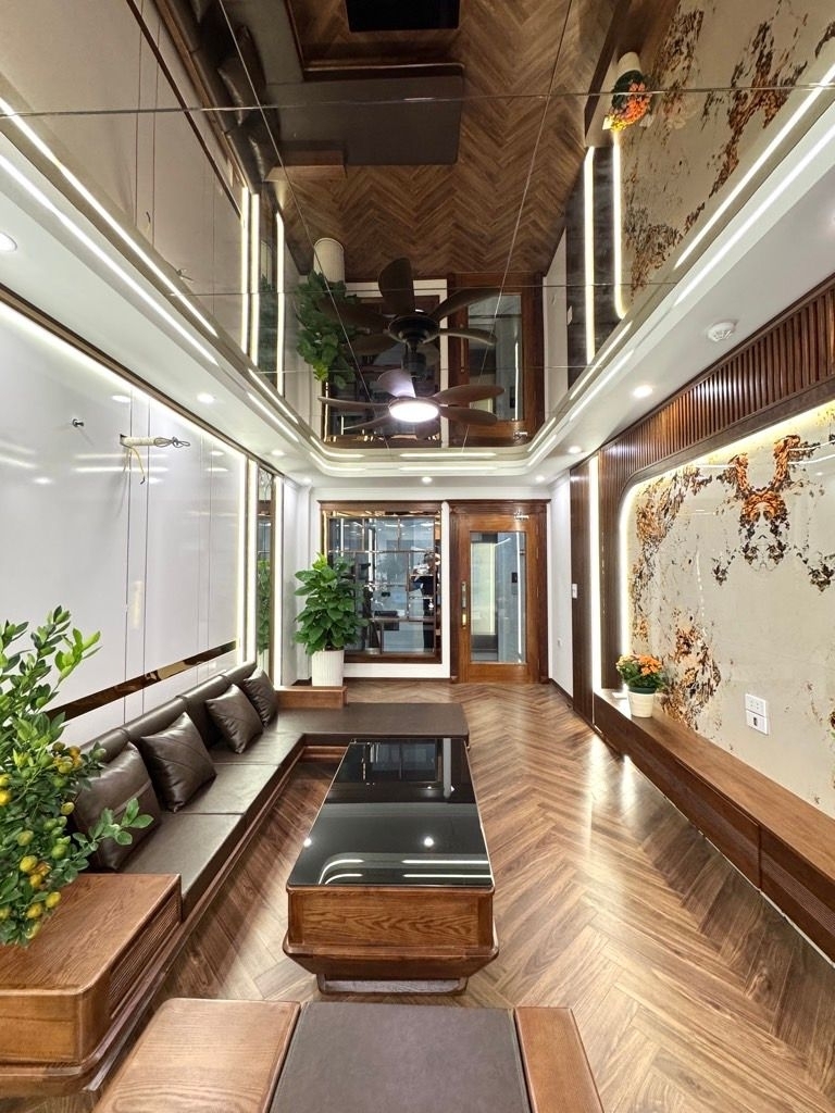 Bán nhà Hoàng Đạo Thành Thanh Xuân Gara ô tô Vỉa hè Ô tô tránh KD 42m2 21.8 tỷ(CTL)