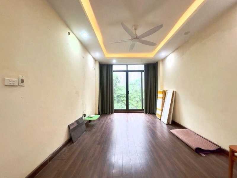 Bán Nhà - Hoàng Hoa Thám Ba Đình - Đi ngõ 279 Đội Cấn - DT 37m2 5 tầng - Giá chào 10.4 tỷ