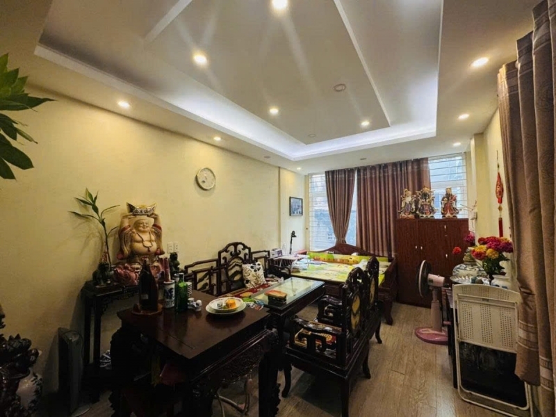 BÁN NHÀ HOÀNG HOA THÁM GẦN PHỐ LÔ GÓC 2 THOÁNG 40M 5 TẦNG 10 TỶ