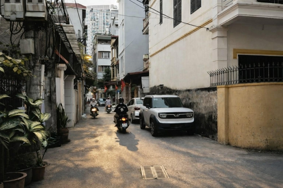 bán nhà Hồng Tiến 54m x 5 tầng ngõ thông full nội thất ôtô vào nhà