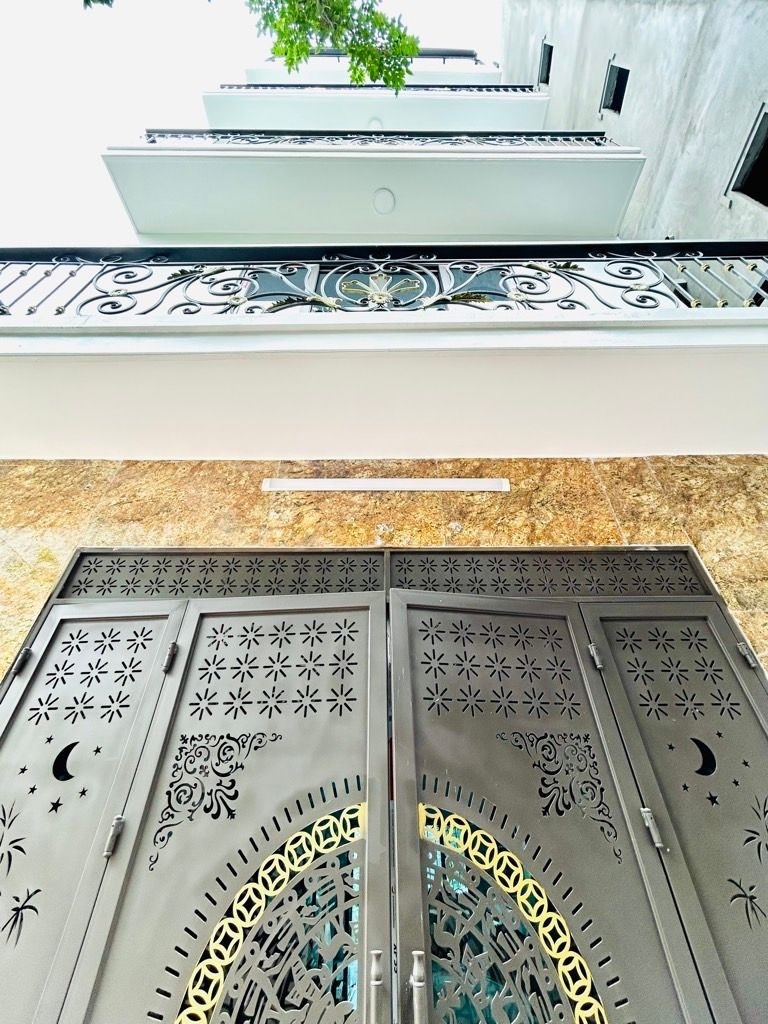 BÁN NHÀ HỒNG TIẾN LONG BIÊNOTO ĐỖ CỔNGMỚI TINHNGÕ THÔNG52M NHỈNH 9 TỶ