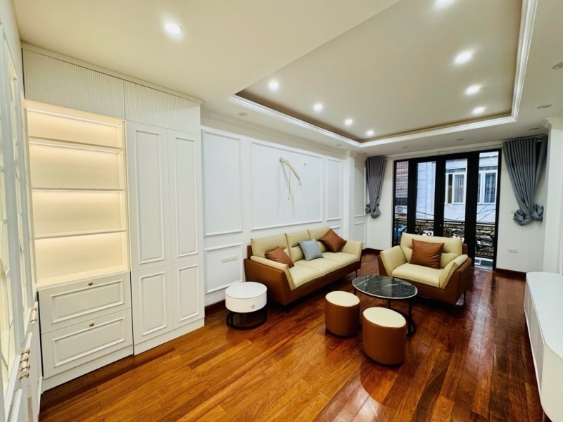 BÁN NHÀ HỒNG TIẾN LONG BIÊNOTOTHANG MÁYFULL NỘI THẤT45M NHỈNH 10 TỶ