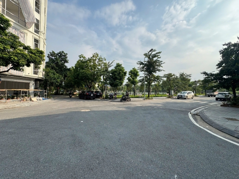 Bán nhà Hồng Tiến mặt phố sáng – kinh doanh đỉnh 60m2 9.5 tỷ