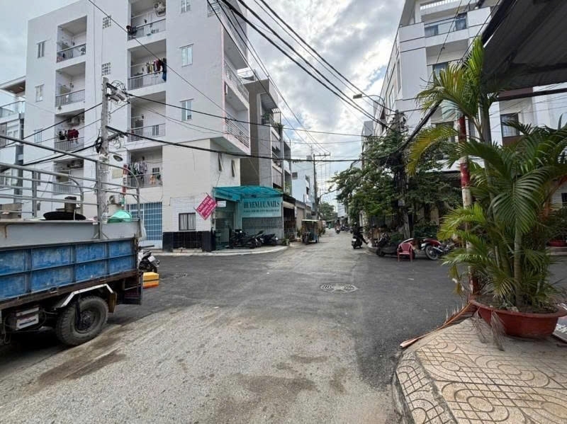 Bán nhà Kho xưởng MT Hẻm 10m Tô Hiệu gần Hòa Bình 102x45m 2 T HĐT 50tr 42 tỷ.