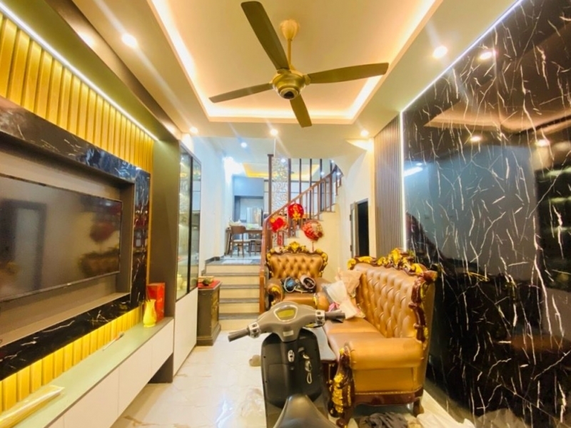 Bán nhà Kim Giang Hoàng Mai gần ô tô sổ nở hậu 37m2 10.8 tỷ(CTL)