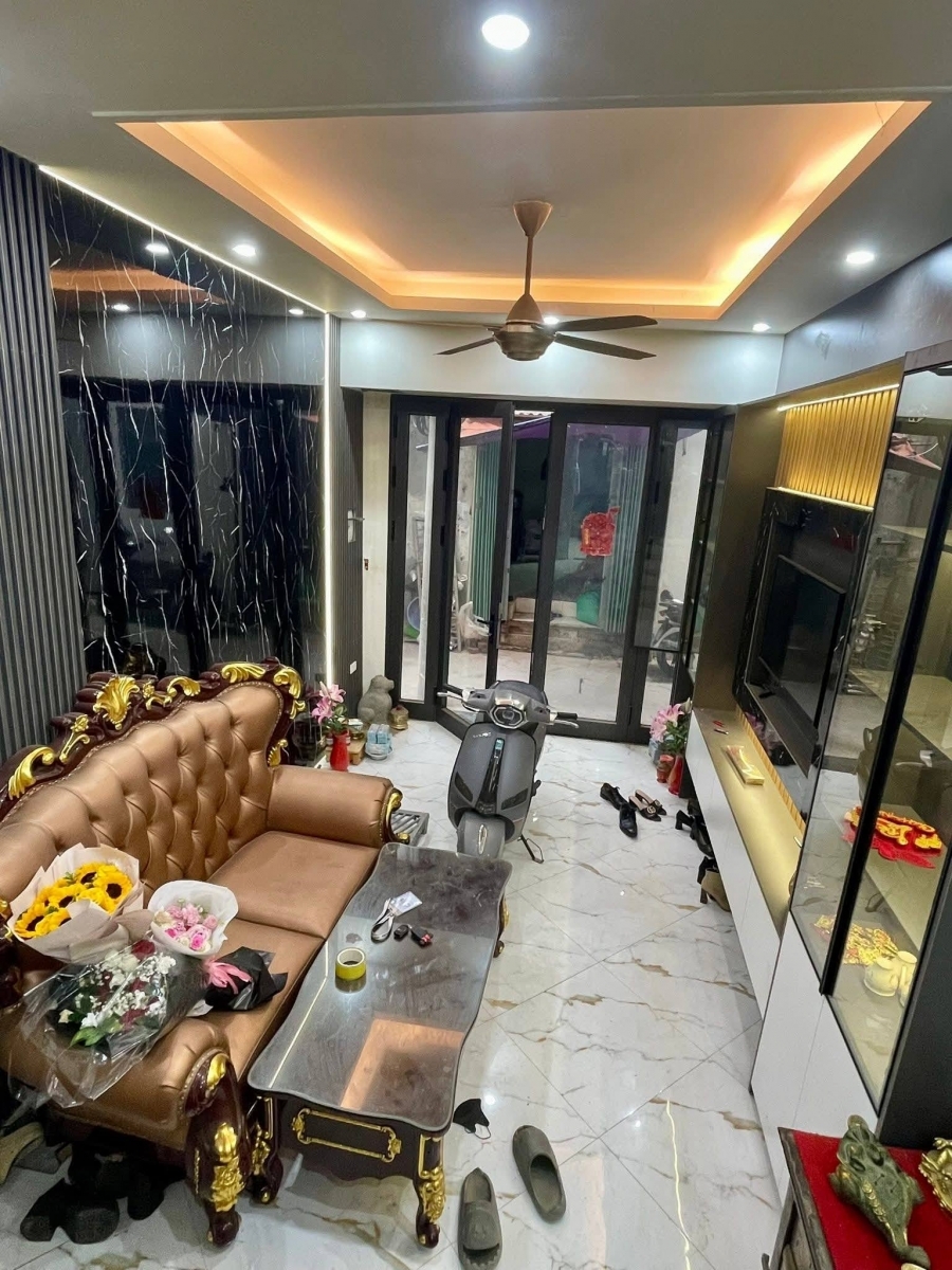 Bán Nhà Kim Giang ngõ thông ô tô-37m*5 tầng-Gần ĐH Thăng Long Khu Đô thị- 12 tỷ