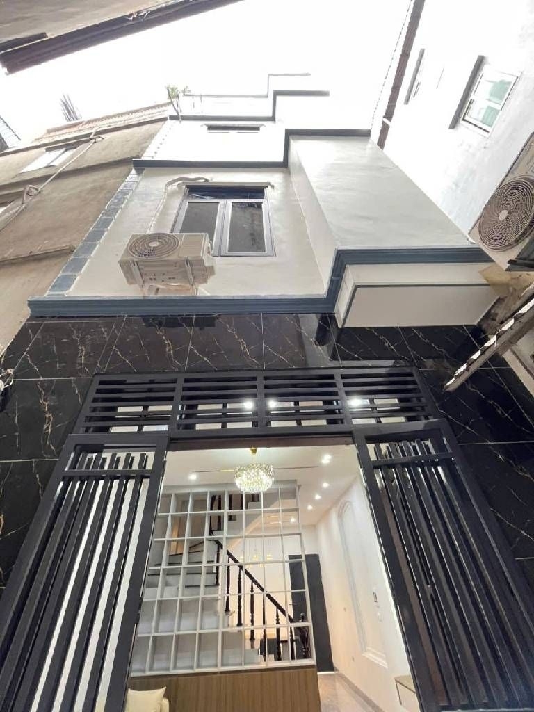 Bán nhà Kim Giang Thanh Trì 15m ra phố 2 thoáng trước sau 34m2 8.6tỷ(CTL)