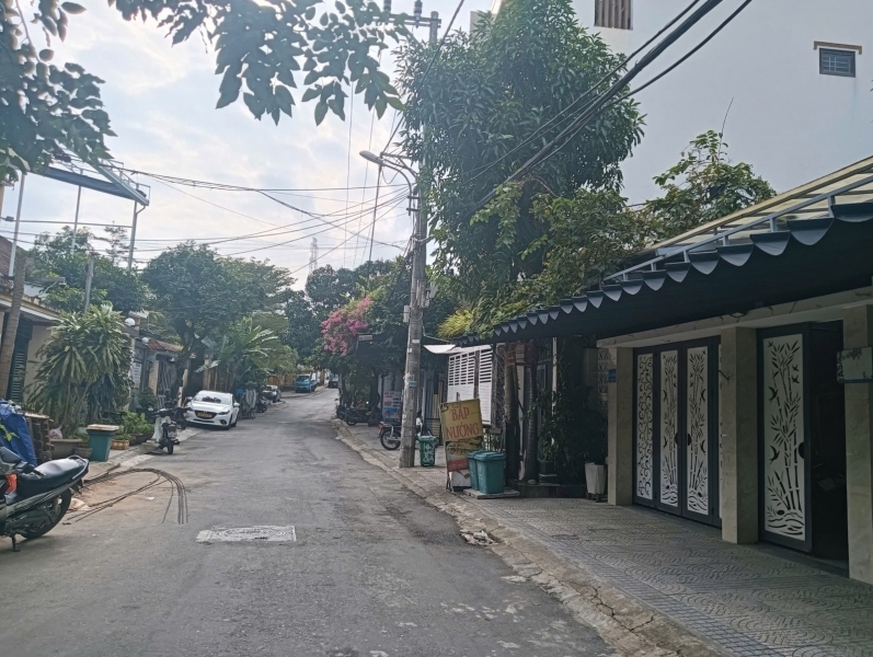 Bán nhà Lê Văn Hiến 325m² ngang 98m 2 tầng + 12 phòng trọ giá 23.2 tỷ