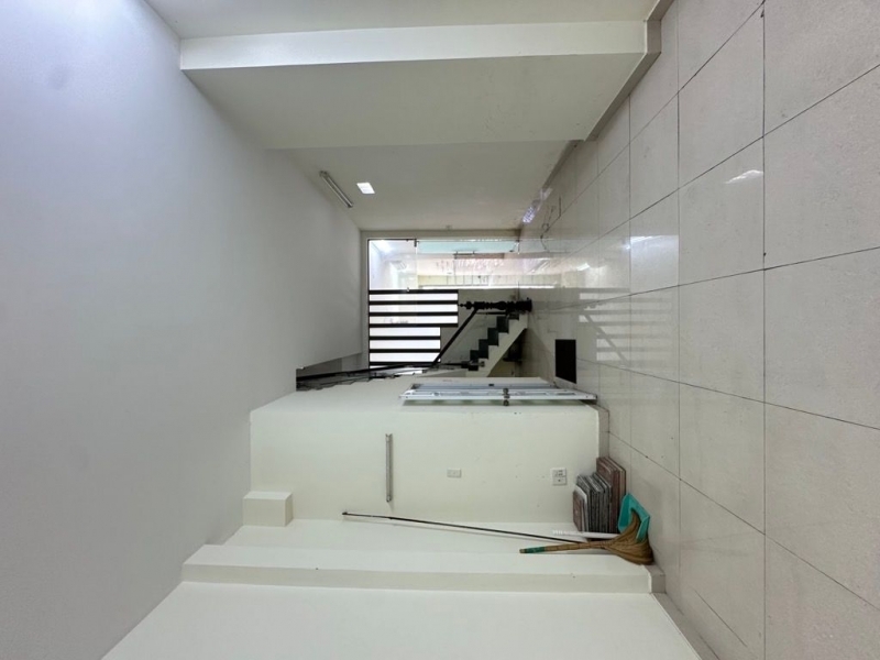 Bán nhà Lô Góc hẻm 9M Lũy Bán Bích Tân Phú (60m²) 4m x 15m x 4 tầng 3PN 3WC chỉ 9.8 tỷ.