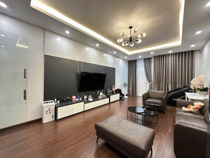 Bán nhà mặt đường Hoàng Ngọc Phách - 105m 4 tầng - đường 12m - Giá 11.5 tỉ