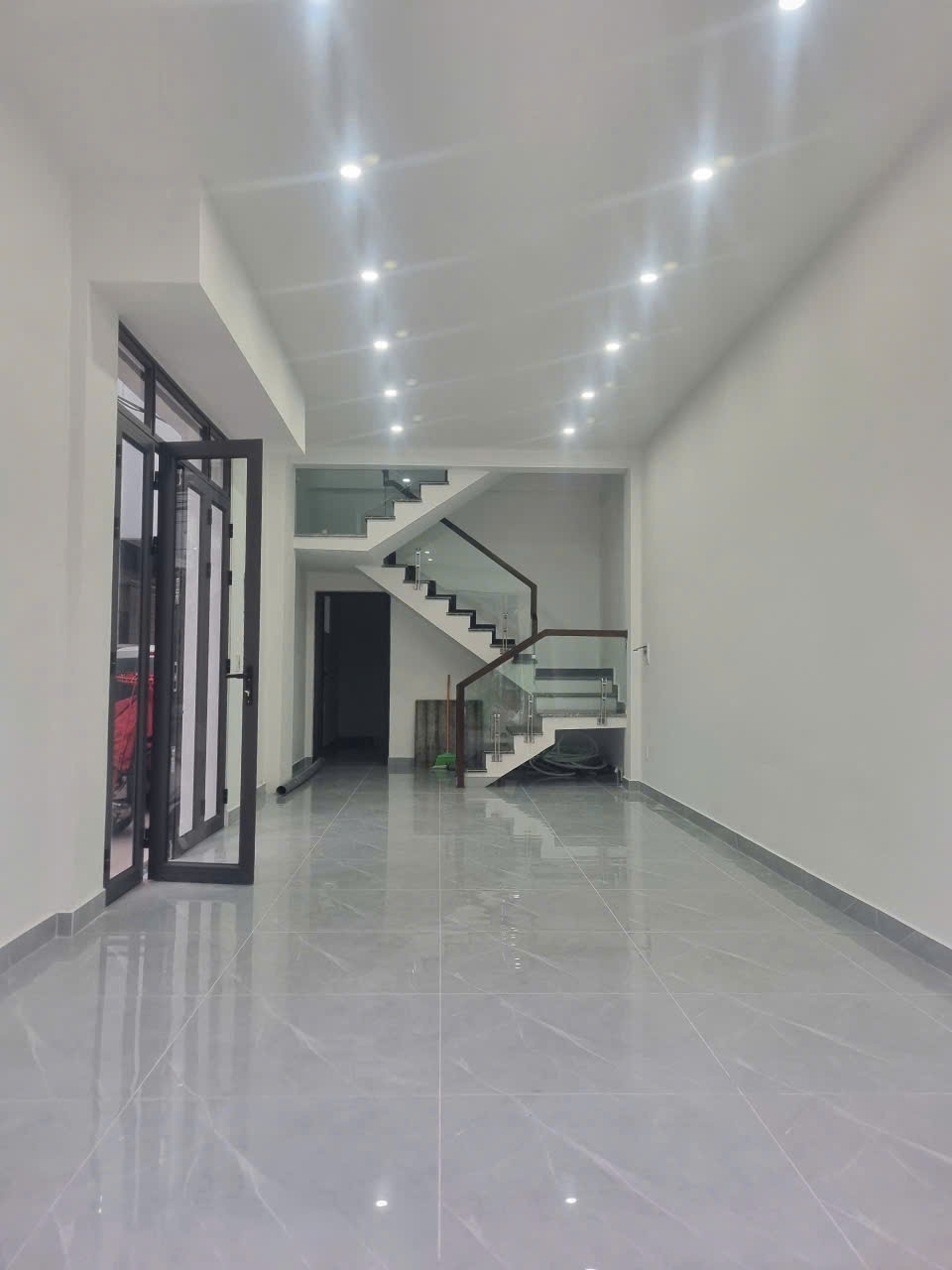 Bán nhà mặt ngõ 67 Kiều Sơn - Văn Cao 56m 4 tầng lô góc ngõ5m ô.tô đỗ cửa Giá 4.55 tỉ