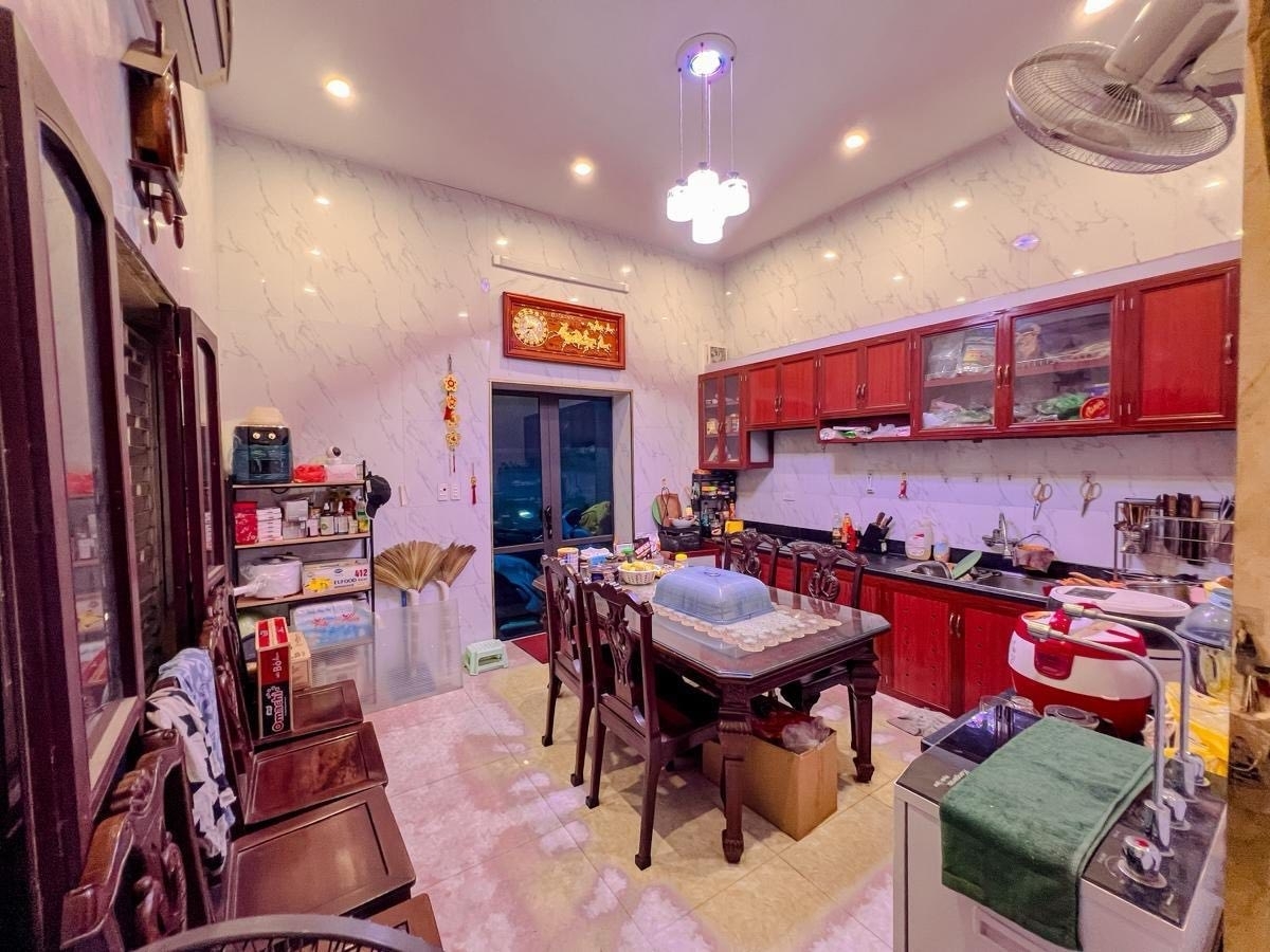 Bán nhà mặt phố Đại La 90m2 mặt tiền 4m 34.5 tỷ vỉa hè rộng ô tô 2 chiều kinh doanh đỉnh