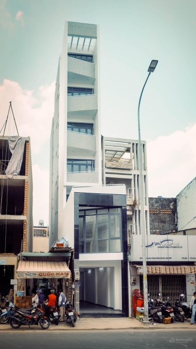 Bán nhà mặt phố đẹp 7 tầng có thang máy tại Lạc Long Quân 13.4 tỷ 75m2 Tân Bình HCM