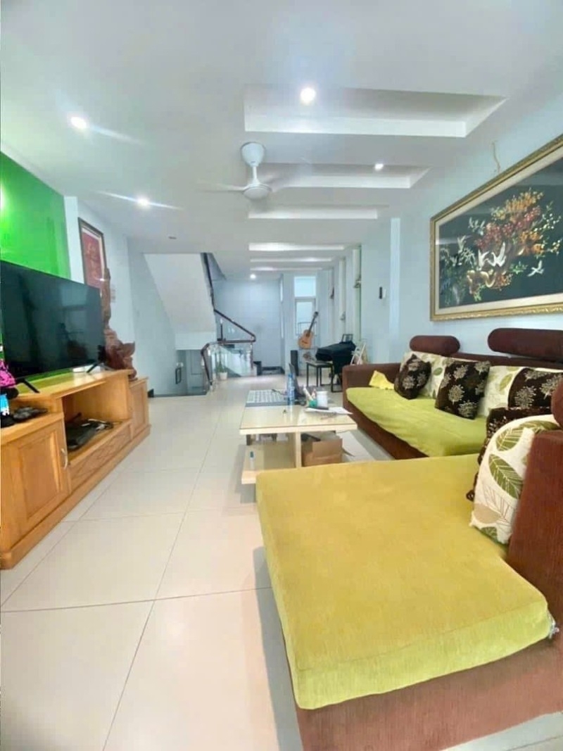 Bán nhà mặt phố đường số 16 Bình Trưng Đông Thủ Đức TP HCM DT 64m2 5 tầng giá 715 tỷ - Sổ hồng.