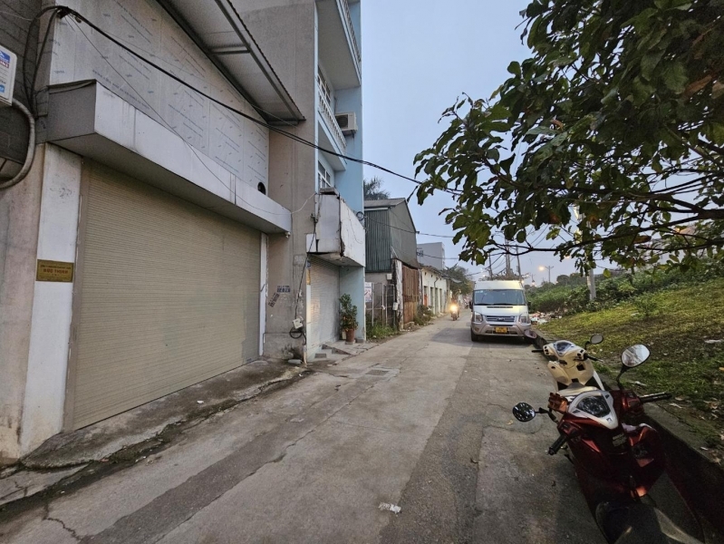 Bán nhà mặt phố Ngọc Thuỵ 76m x 5m vuông vắn kinh doanh đỉnh giá chỉ 15 tỷ còn tl. LH 0936123469