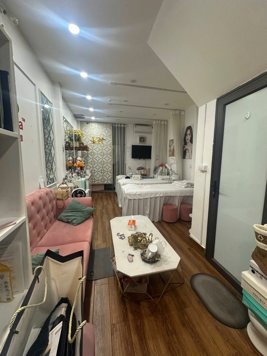 Bán nhà mặt phố Triệu Việt Vương 35m2 3 tầng 26 tỉ vỉa hè rộng dòng tiền 30tr/tháng