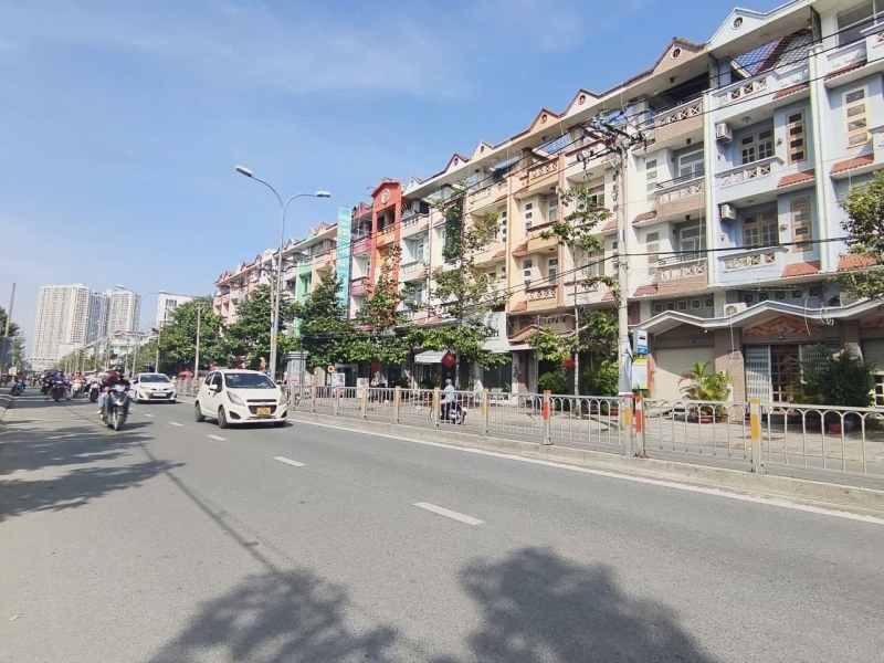 BÁN NHÀ MẶT TIỀN 5 TẦNG (4X16M) - TẠ QUANG BỬU QUẬN 8 - CHỈ 17 TỶ