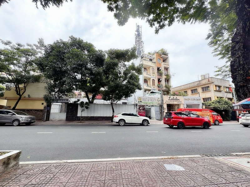 BÁN NHÀ MẶT TIỀN Đ. VÕ THỊ SÁU QUẬN 3 - 94M2 - CHỈ 23T - NGAY VÒNG XOAY DÂN CHỦ QUẬN 1