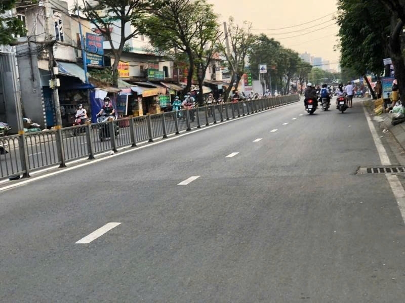 Bán Nhà Mặt tiền Kênh Tân Hóa - gần Khuông Việt 41x27m Cấp 4 - tiện xây chỉ 129 tỷ