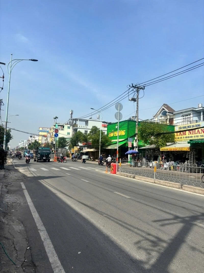 Bán Nhà Mặt tiền Lê Văn Quới - gần Bình Trị Đông 14x58m 2 Tầng. Sổ A4 tiện xây 92 Tỷ.