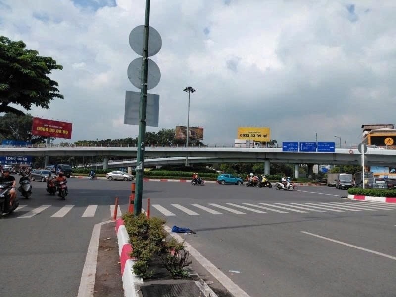 Bán nhà Mặt tiền Phạm Văn Đồng - gần Nguyễn Kiệm CV Gia ĐỊnh 62x17m 2 Tầng 185 tỷ.