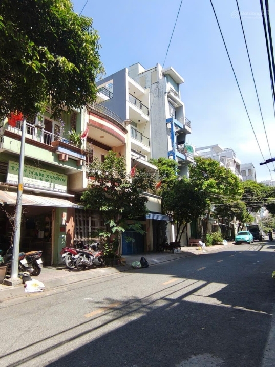 Bán nhà mặt tiền Quận 8 Ngang 42m 3 tầng BTCT sổ hồng riêng- Chỉ nhỉnh 12 tỷ