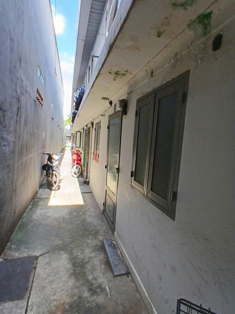 Bán nhà Mặt tiền Quốc lộ 13 ngay Cổng Vạn Phúc City 6x42m C4 cho thuê 50tr 315 tỷ