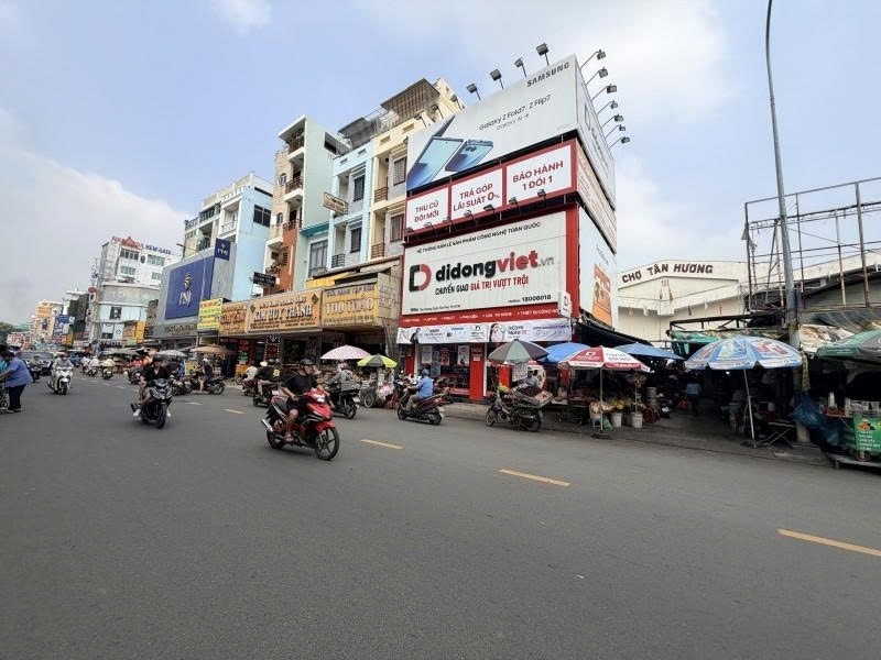 Bán nhà Mặt tiền Tân Hương - gần Tân Quý thông Bình Long 41x16m 2 Tầng cũ 129 tỷ.