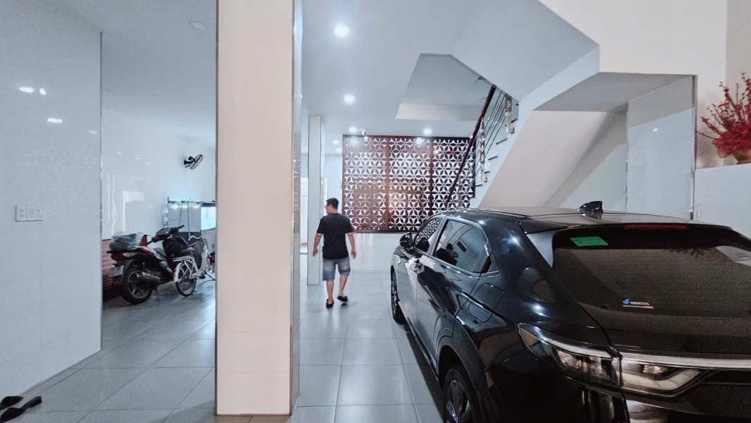 Bán nhà Mặt tiền Trịnh Đình Trọng gần Lũy Bán Bích 8x23m - 6 Tầng - 12 PN chỉ 43 tỷ.