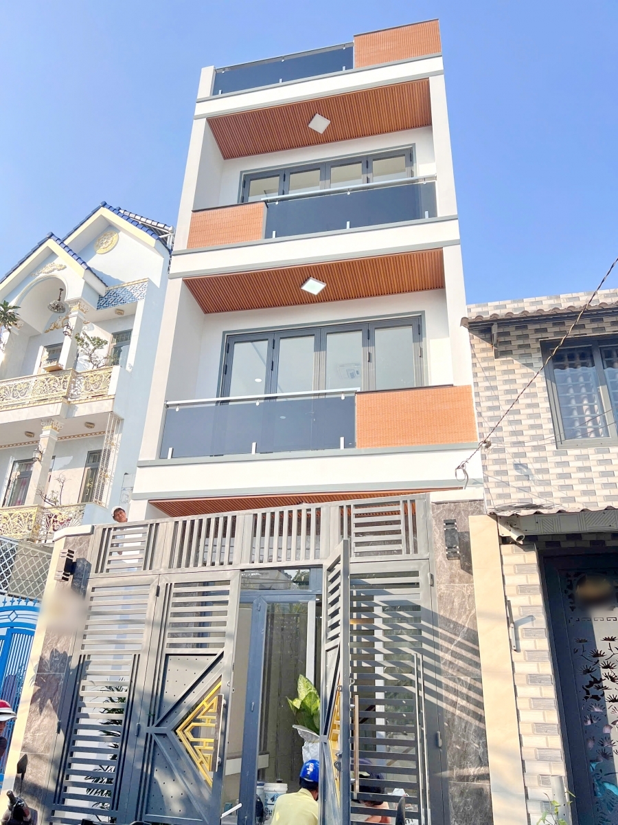 Bán nhà mới 2 lầu hẻm xe hơi (4.4x14m) đường Phạm Thế Hiển P.3 Quận 8