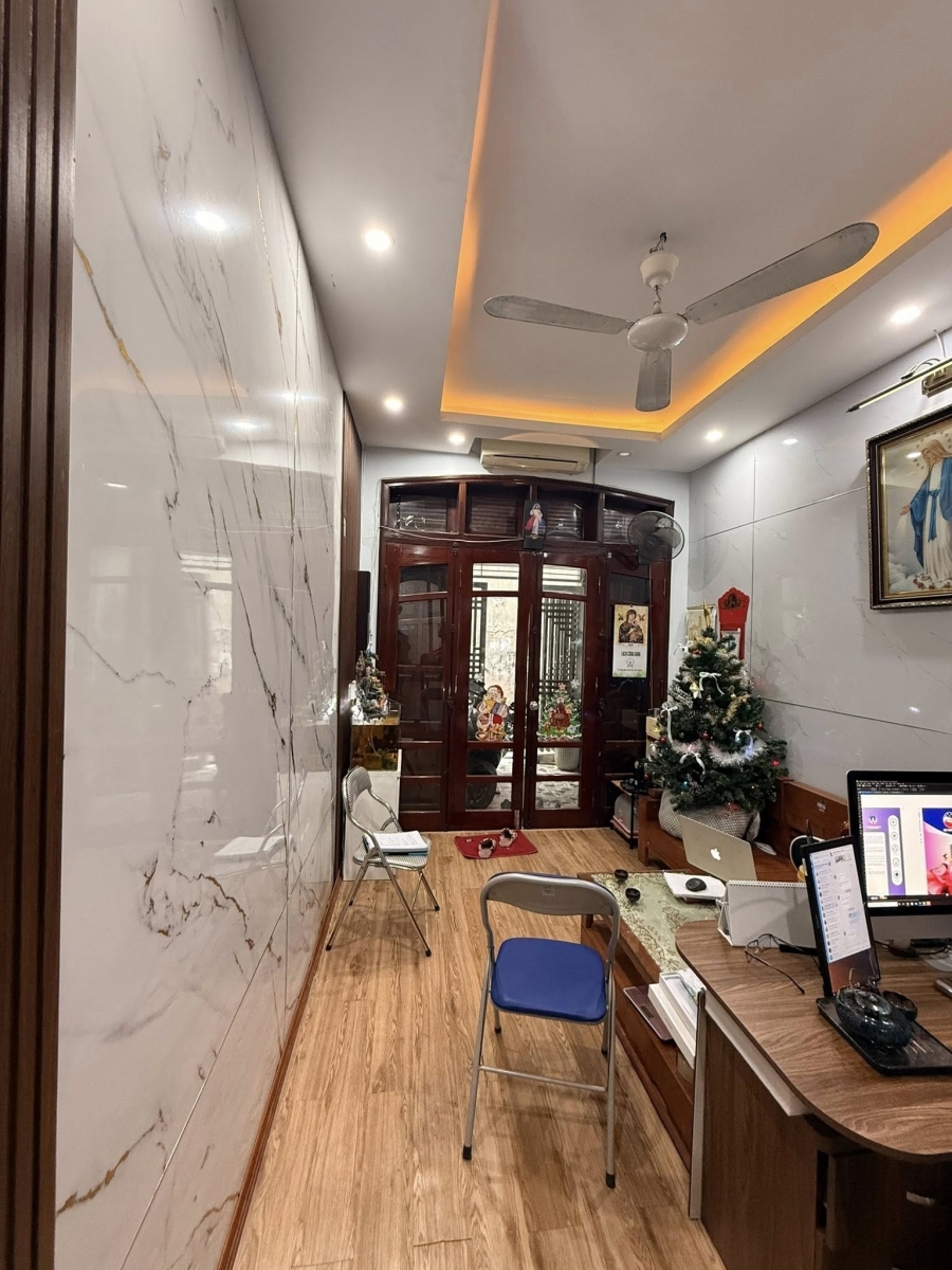 Bán Nhà mới Ngõ 168 Kim Giang-40m*3tầng-Cạnh Khu Đô thị-Gần Đại học Thăng Long. 97 tỷ