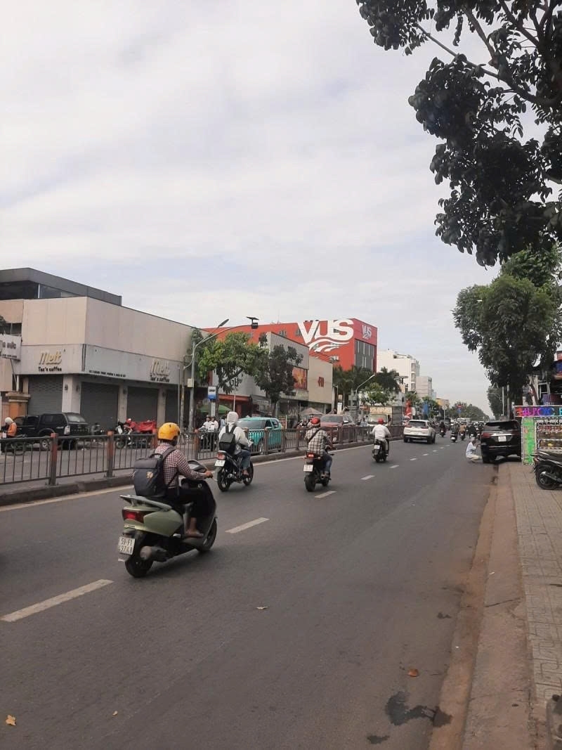 Bán Nhà MT Quang Trung - Chợ Hạnh Thông Tây 36x13m 3 Tầng HDT 25tr 99 tỷ