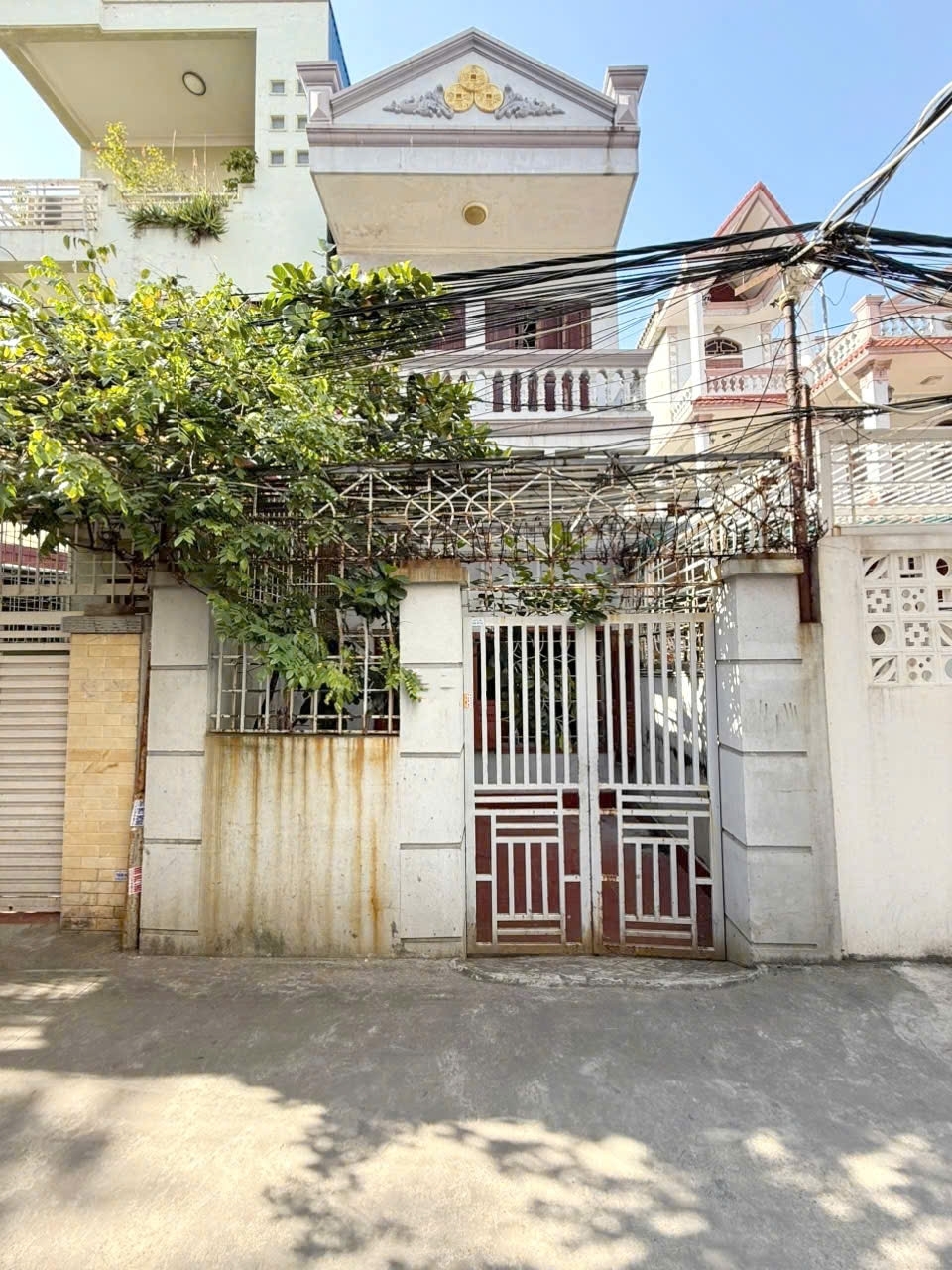 Bán nhà ngõ 174 Văn Cao - 80m 2 tầng - ô.tô đỗ cửa - Giá 5.25 tỉ - thông Lạch Tray