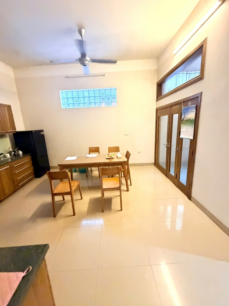 BÁN NHÀ NGÕ VÕNG THỊ 104M 5 TẦNG MT 5 M 2 MẶT NGÕ NGÕ THÔNG GIÁ 27.5 TỶ 0336212066