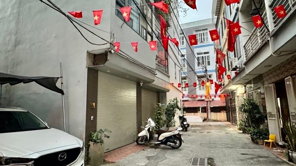 bán nhà Ngọc Thuỵ ngõ thông ôtô đỗ cửa chỉ 11.5 tỷ