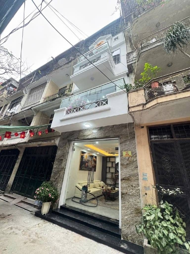 bán nhà Nguyễn Chí Thanh 45m 5 tầng ô tô tránh vào nhà chỉ 20 tỷ