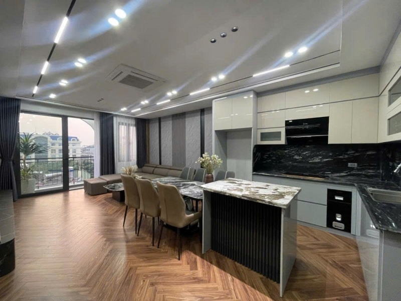 Bán nhà Nguyễn Văn Cừ 51m 8 tầng MT4m thang máy gara ô tô hơn 18 tỷ