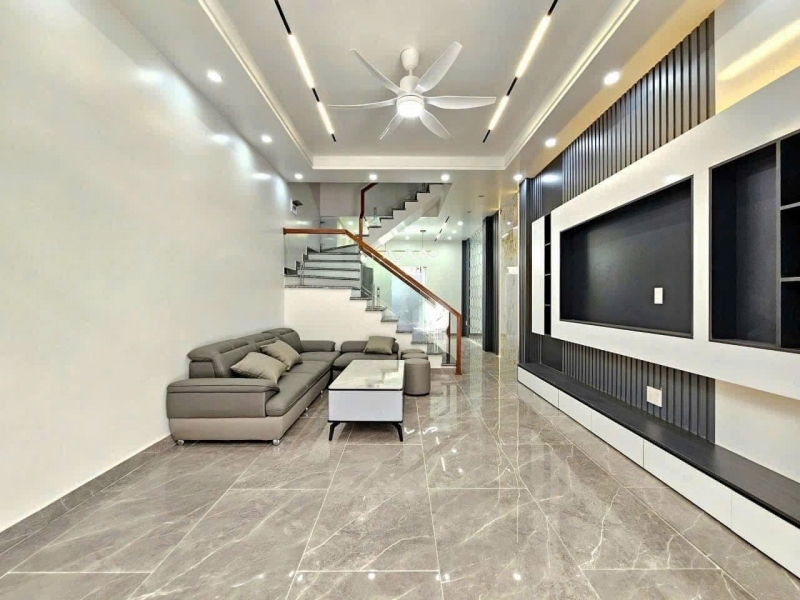 BÁN NHÀ NGUYỄN VĂN CỪ LONG BIÊNOTO ĐỖ CỬA NGÕ THÔNGFULL NỘI THÁT 45M NHỈNH 9 TỶ