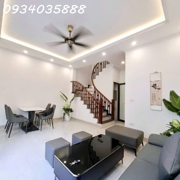 Bán nhà Nguyễn Văn Linh Thạch Bàn Long Biên 45.6m² 5 tầng thang máy giá 8.x tỷ
