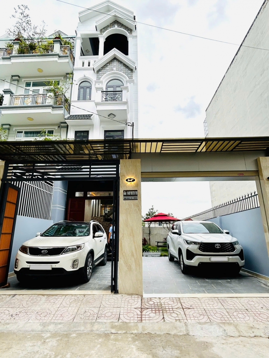 Bán nhà phố có sân vườn gara ô tô Thạnh Xuân 22 Quận 12