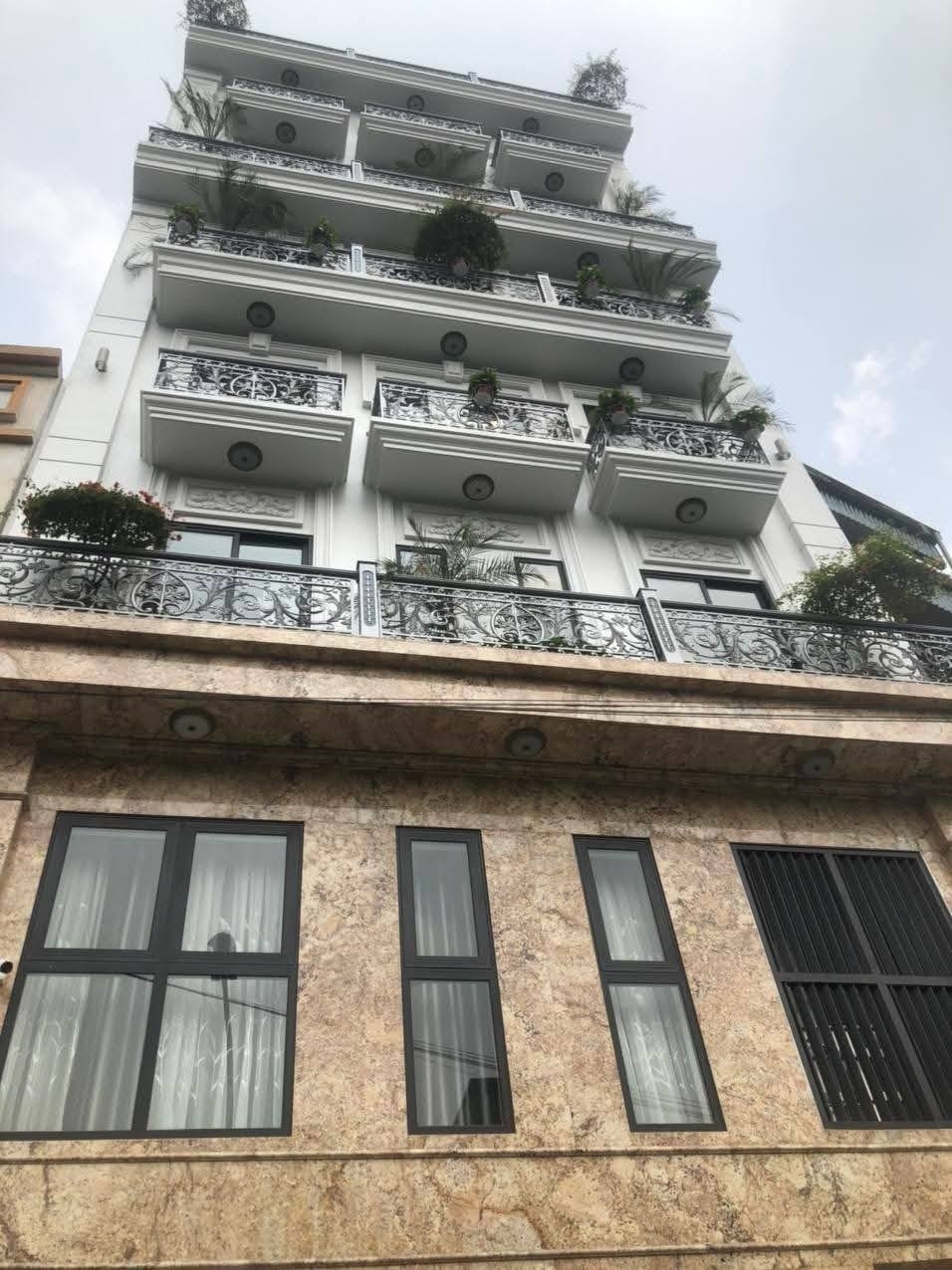 Bán nhà Phố Phương Liệt-95m*9tầng*8mMT Full tiện ích- Giá 297tỷ