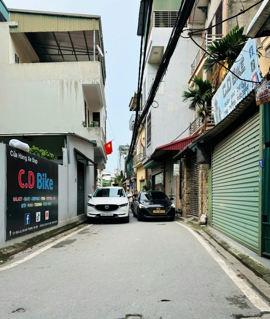 Bán nhà Phố Trạm Long Biên – 30m² – 5 tầng – 7.x  tỷ – Ngõ ô tô đi qua nhà