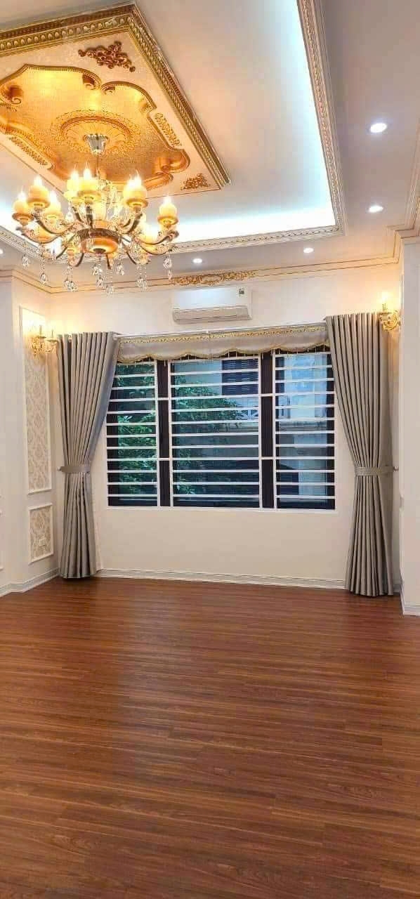 Bán nhà phố Trần Duy Hưng thang máy giá 139tỷ