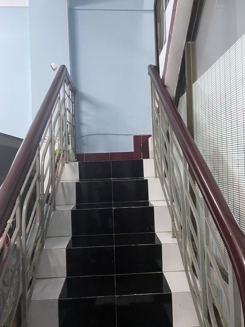 BÁN NHÀ PHÚ NHUẬN HXH 70M2 3 TẦNG NGANG 4M NỞ HẬU 4 PN PHAN XÍCH LONG 9.6 TỶ