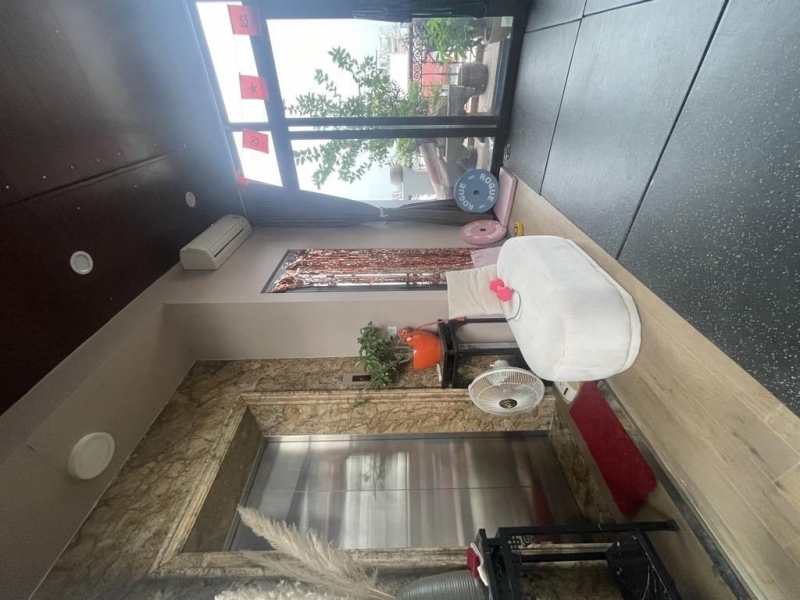 Bán nhà Quan Hoa 42m2 6 tầng thang máy view sông Tô Lịch cực thoáng