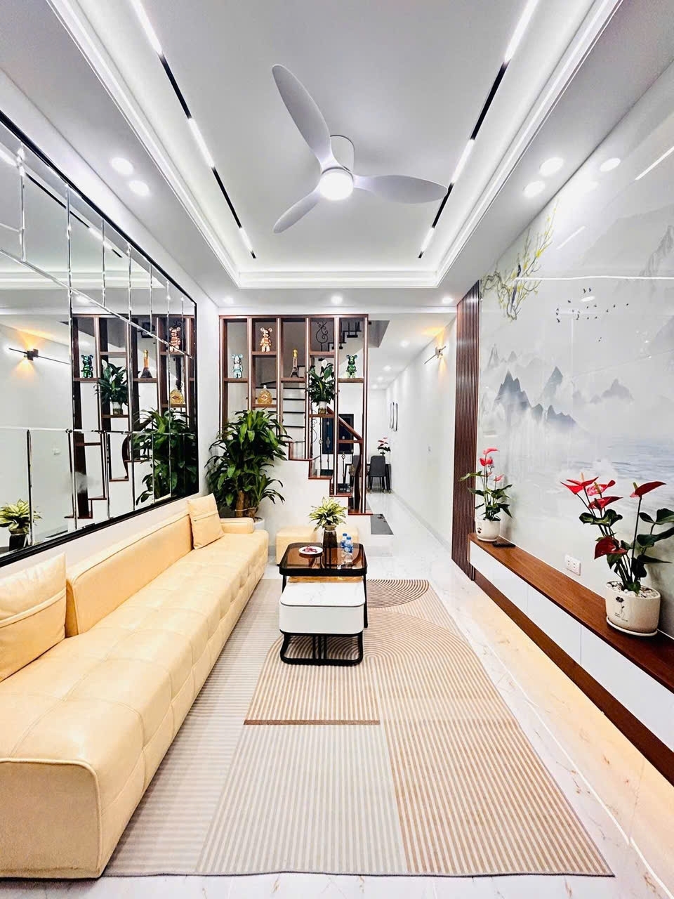 BÁN NHÀ QUAN NHÂN - Nhà đẹp full nội thất - 2 mặt thoáng trước sau - Ngõ thông - Gần sân chơi