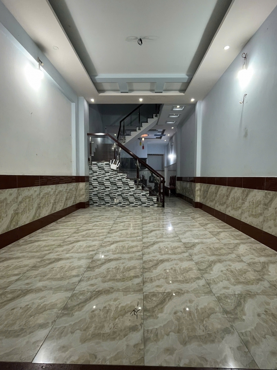 Bán nhà Tân Thới Hiệp Quận 12 đường 8m xe tải vị trí đẹp gần trung tâm tiện ích